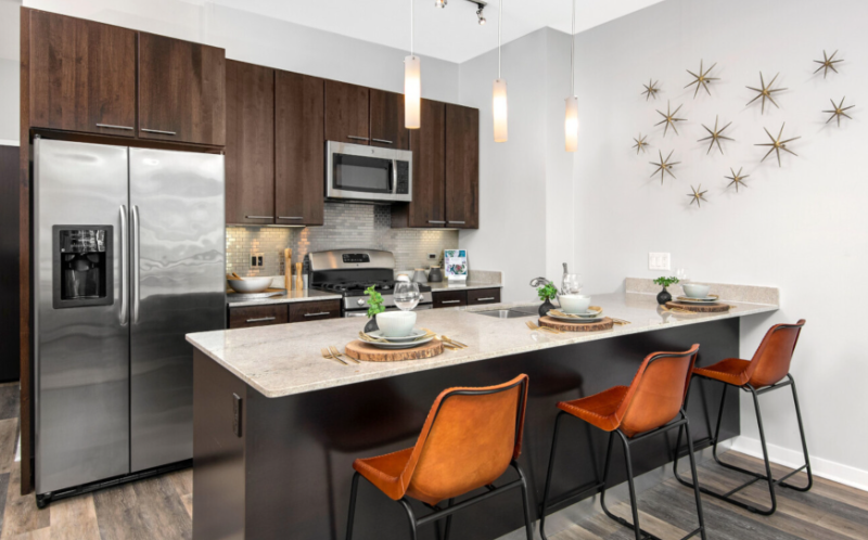 999 W Chicago Ave - Photo 2 of 12