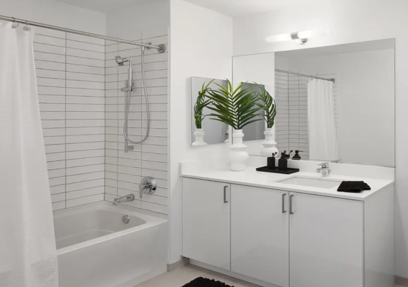 808 S Green St - Photo 4 of 11