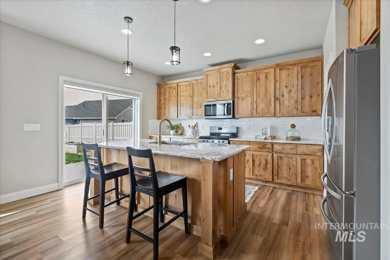 2065 N Sombrero Ave - Photo 4 of 21