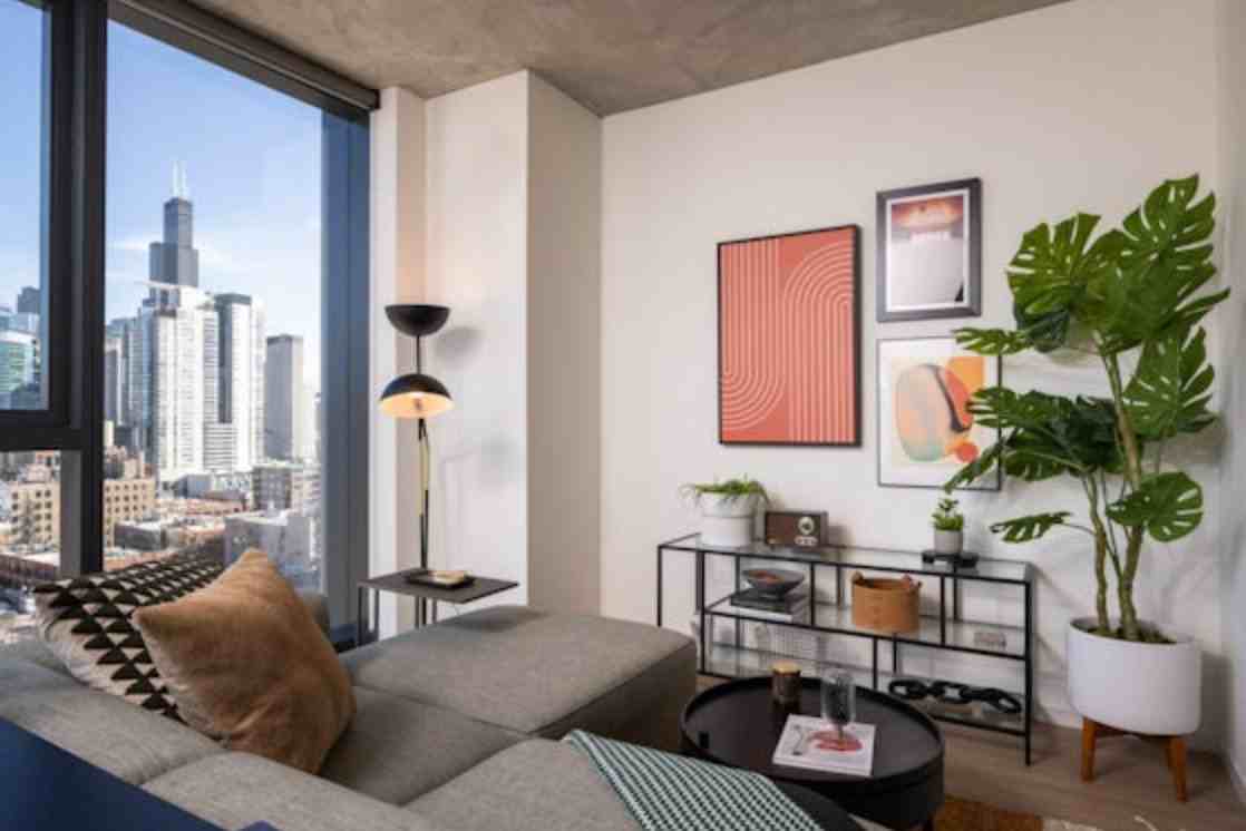 171 N Morgan St - Photo 3 of 20