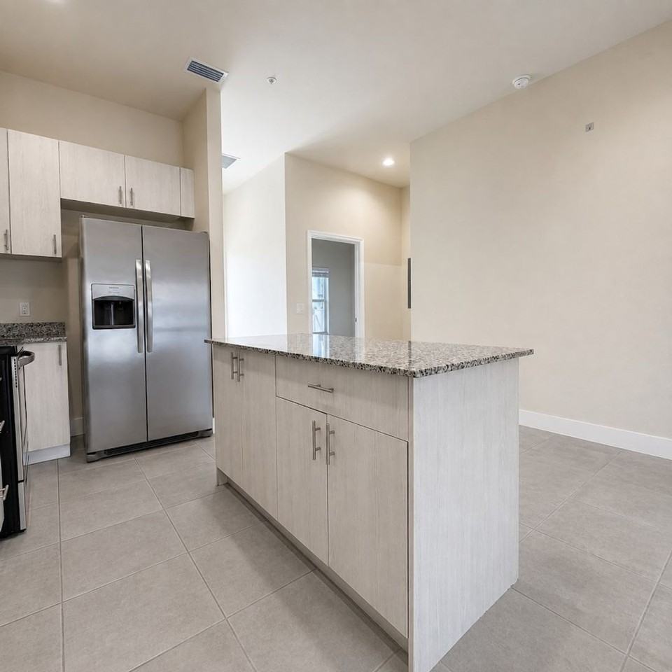 3221-3409 SW 8th Pl - Photo 3 of 33