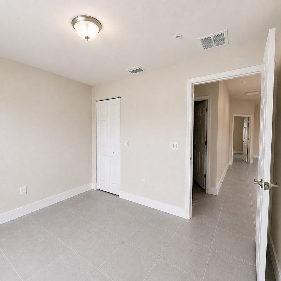 3221-3409 SW 8th Pl - Photo 7 of 33