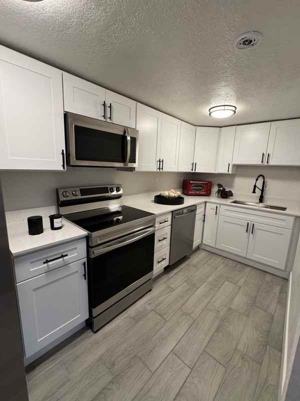 8330 S Bryce Dr - Photo 3 of 24