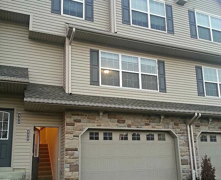 424 Brigantine Ct - Photo 2 of 11
