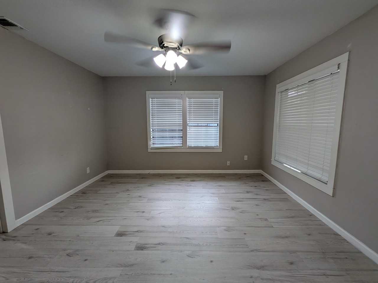 1817 W Avenue K - Photo 3 of 17