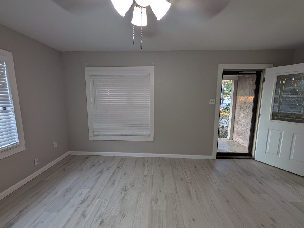 1817 W Avenue K - Photo 4 of 17