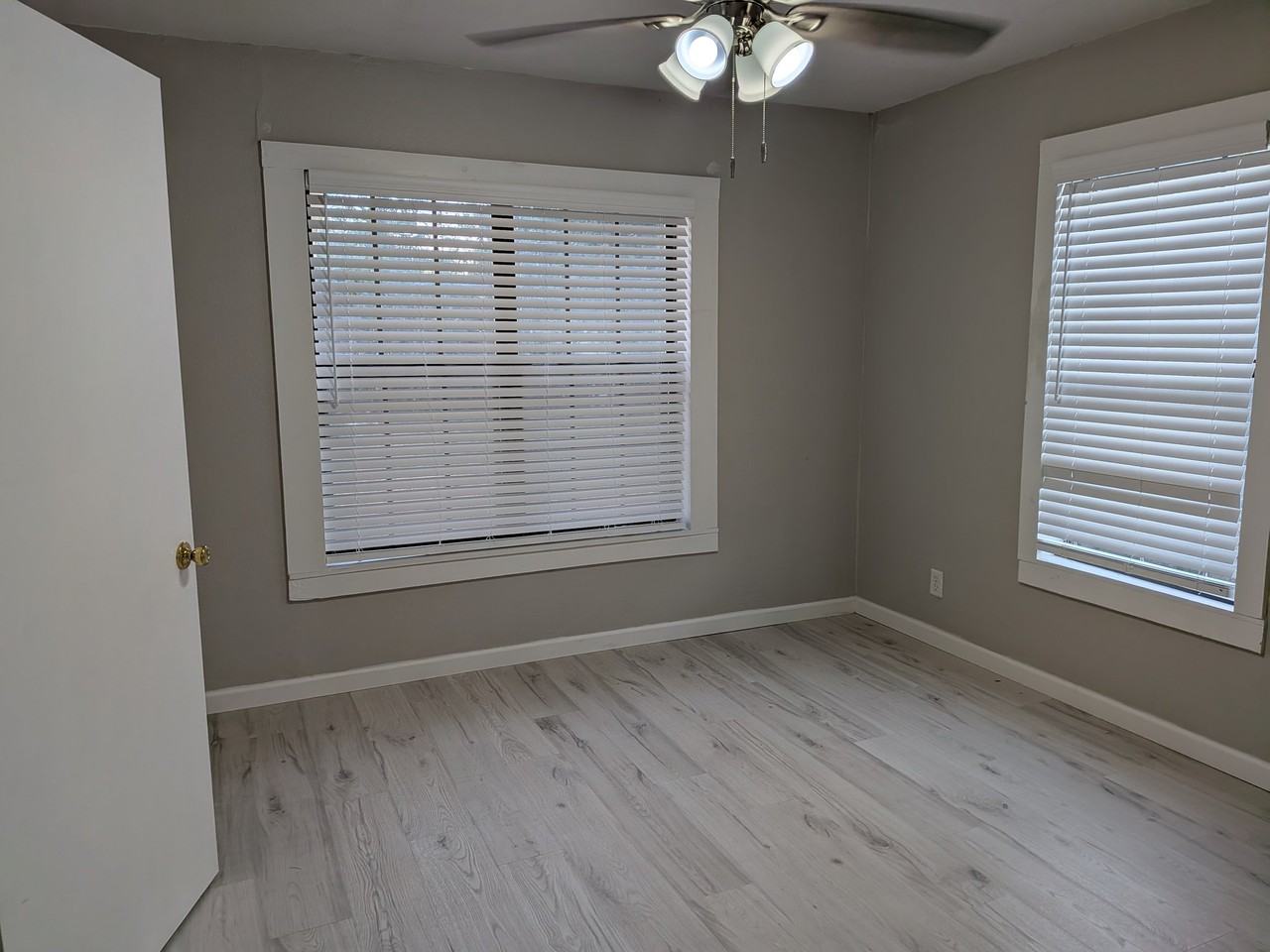 1817 W Avenue K - Photo 6 of 17