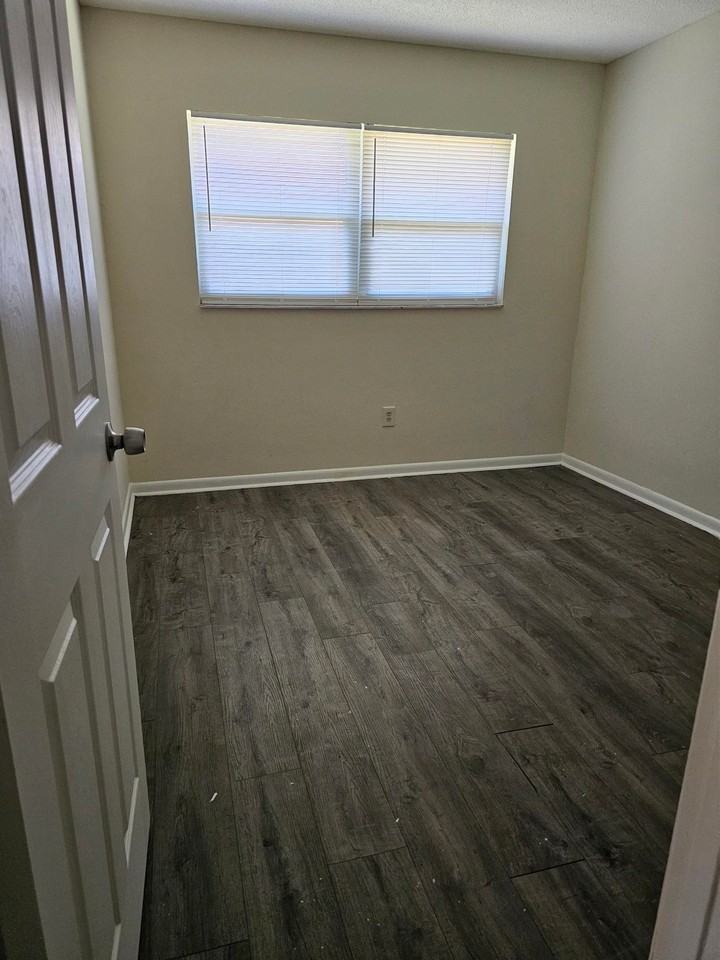 1512 Colmar Ave - Photo 7 of 7