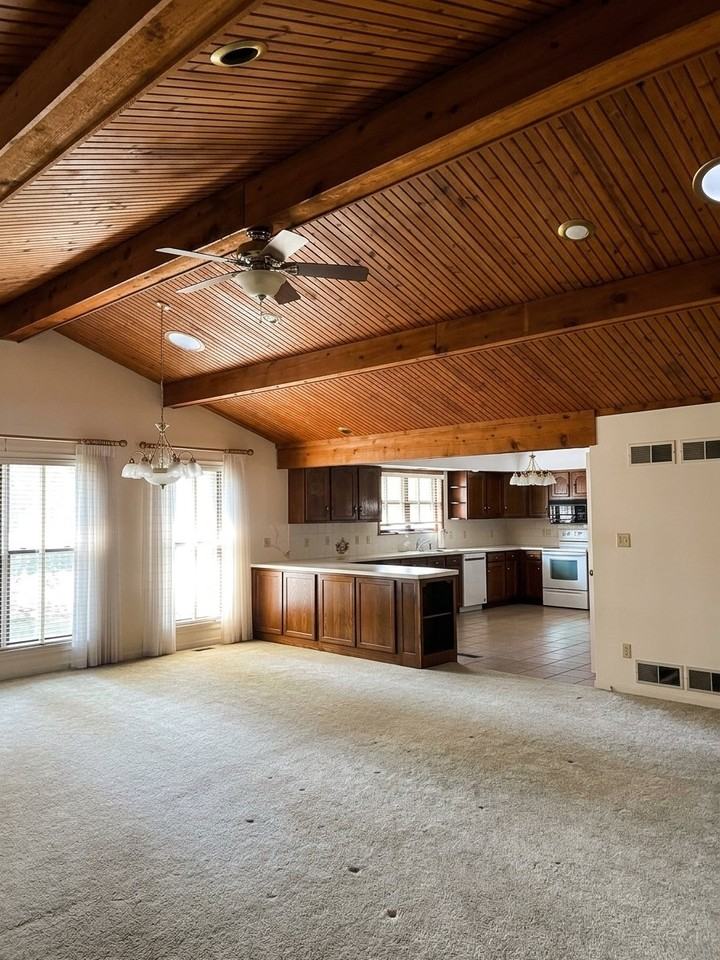 335 George St - Photo 3 of 14