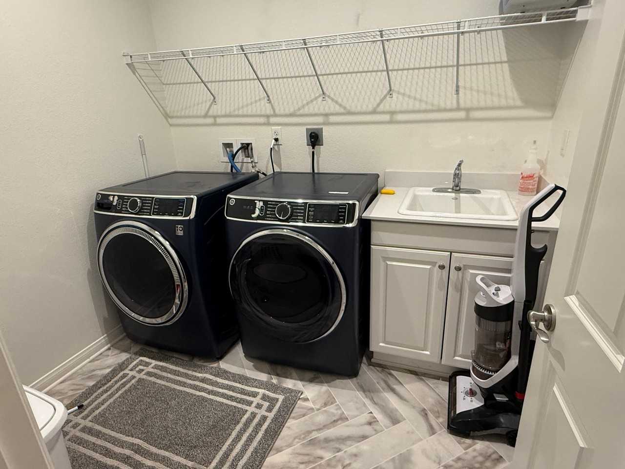 8001 Country Mile Ln - Photo 5 of 10