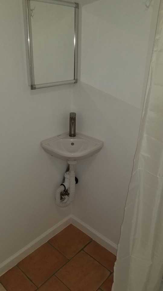 142 Goldenrod St #B - Photo 2 of 6
