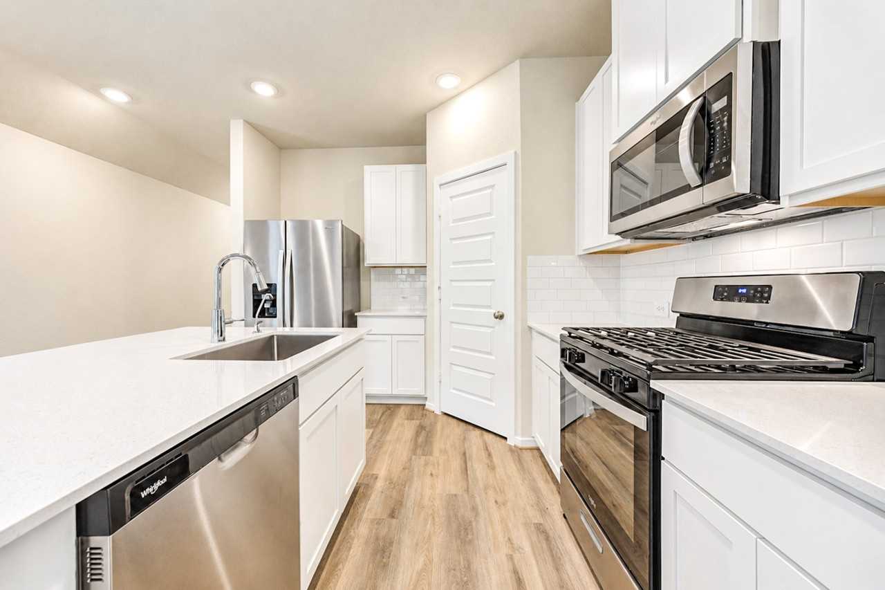18539 Landing Meadows Ln - Photo 7 of 20