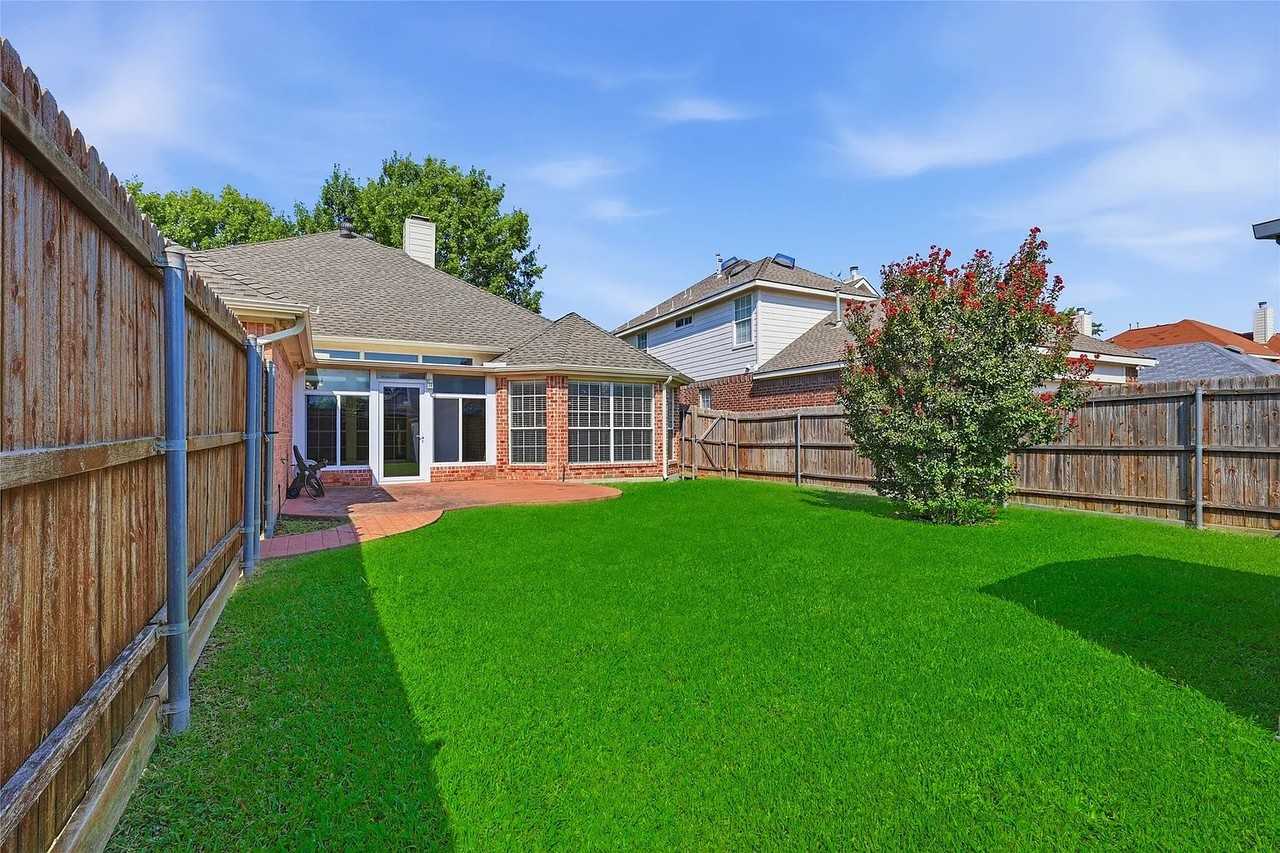 2718 Serena Ct - Photo 2 of 10