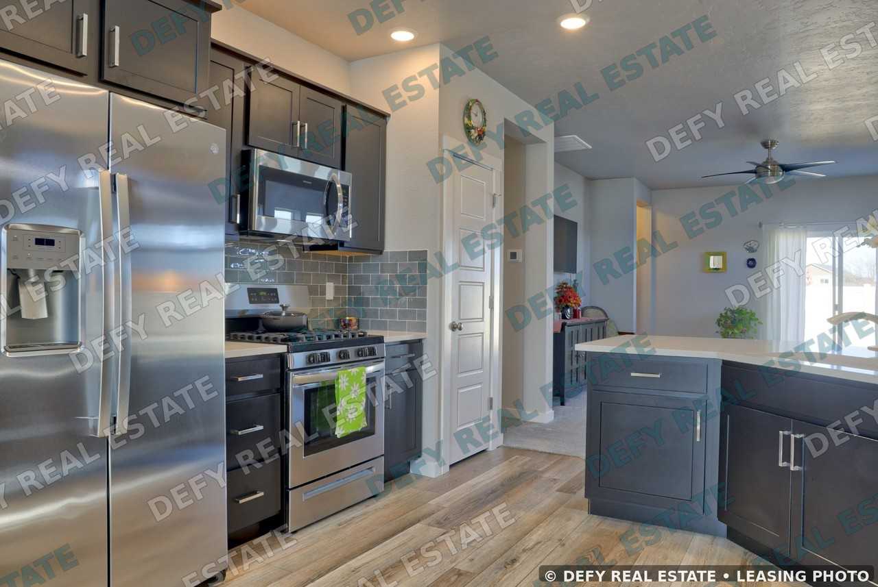 6240 W Black Butte St - Photo 2 of 19