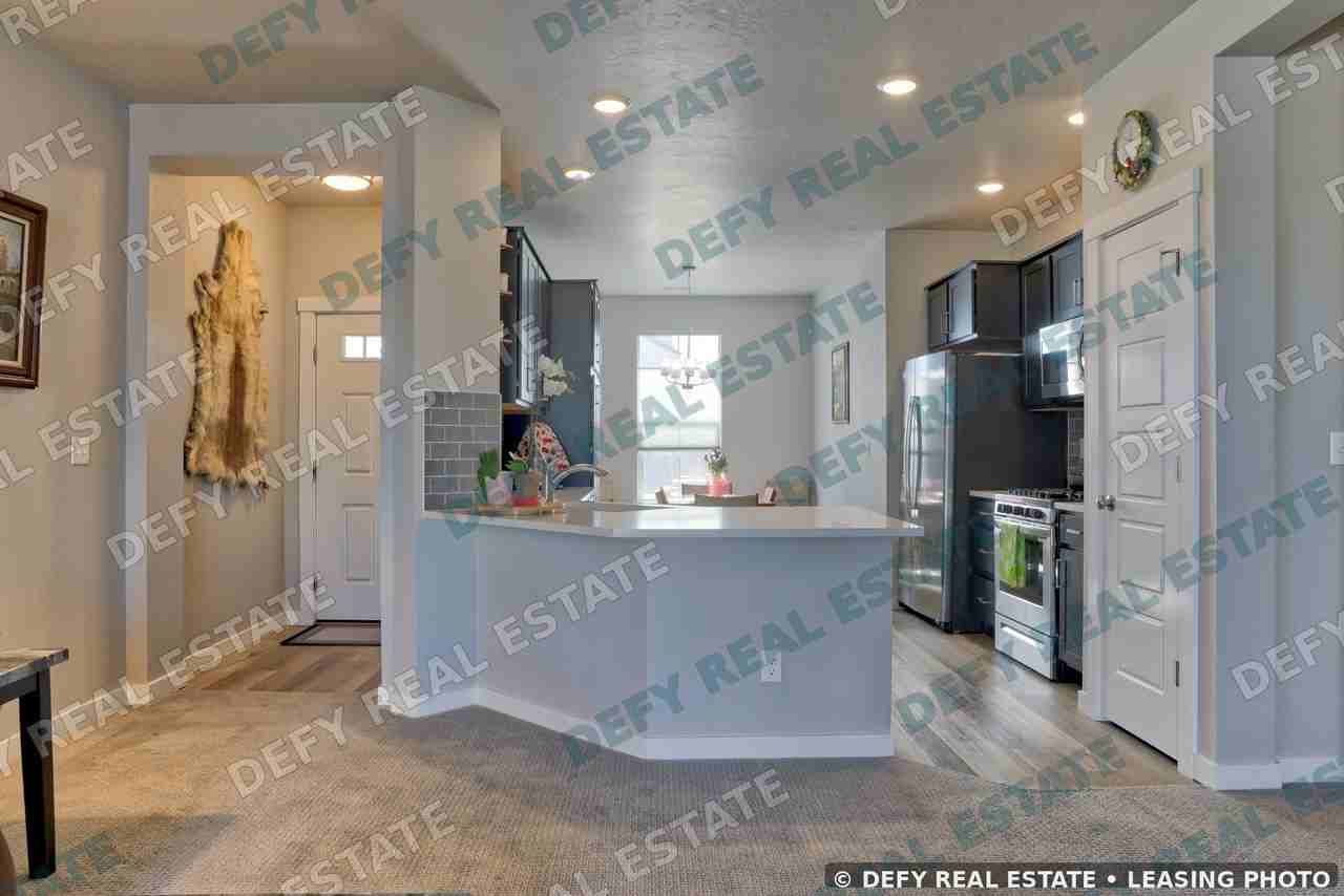 6240 W Black Butte St - Photo 3 of 19