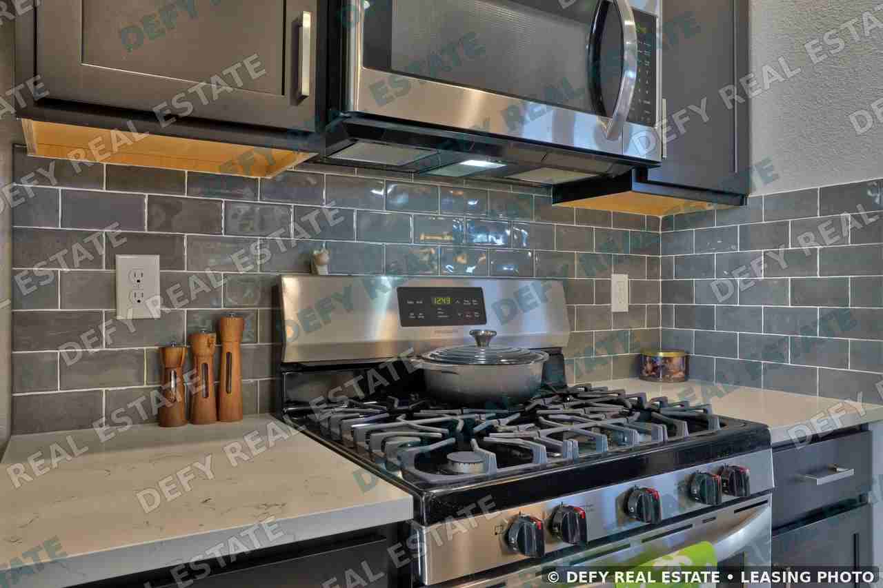 6240 W Black Butte St - Photo 4 of 19