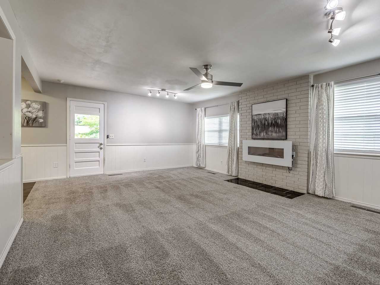 637 E 27th St - Photo 4 of 17