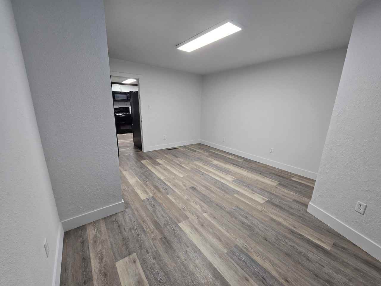 1138 E 2nd St #B - Photo 3 of 33