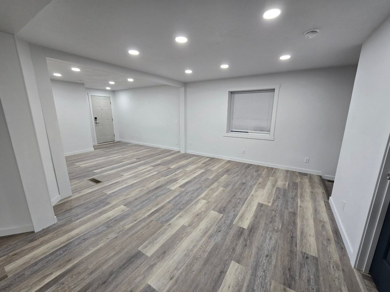 1138 E 2nd St #B - Photo 6 of 33