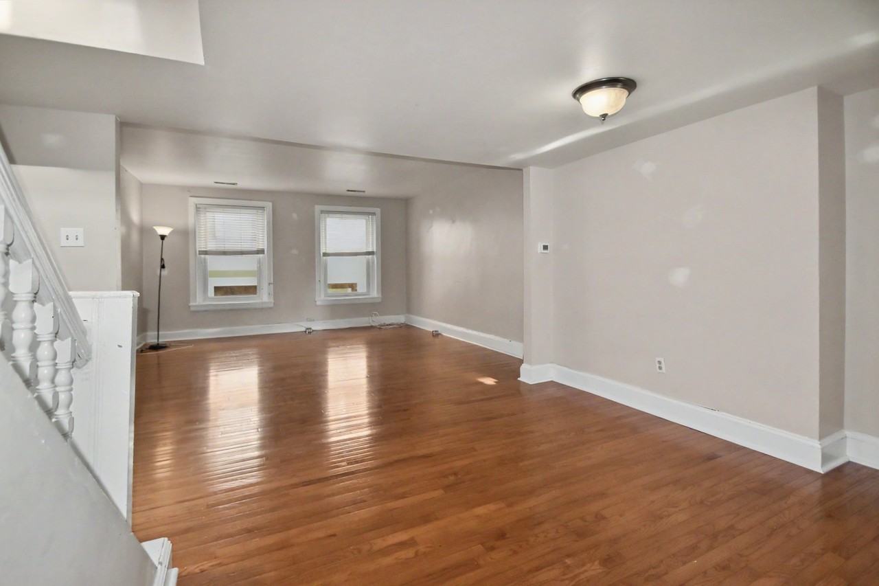 238 S 11th St - Photo 4 of 20