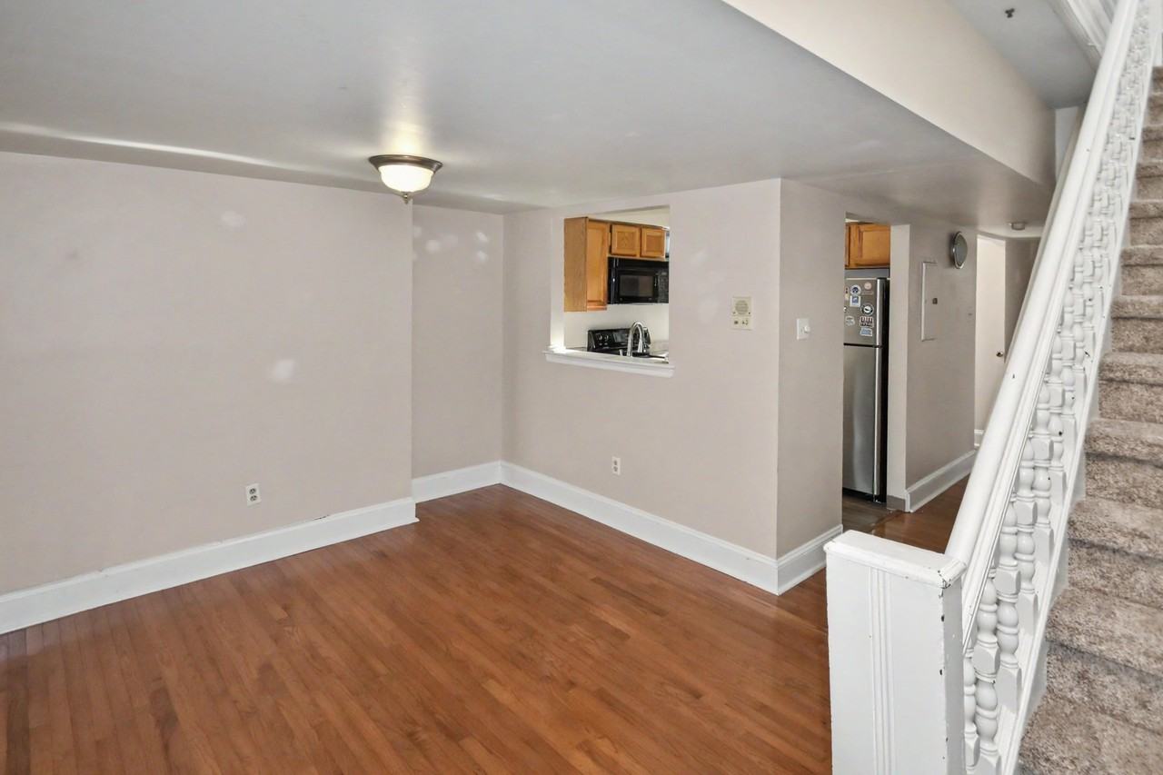 238 S 11th St - Photo 5 of 20
