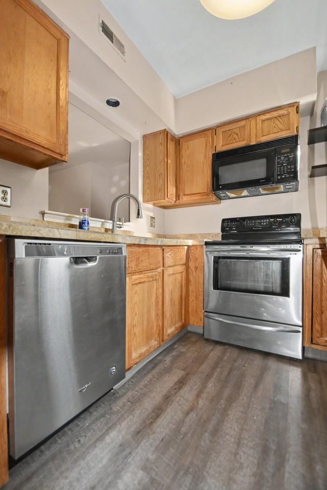 238 S 11th St - Photo 6 of 20