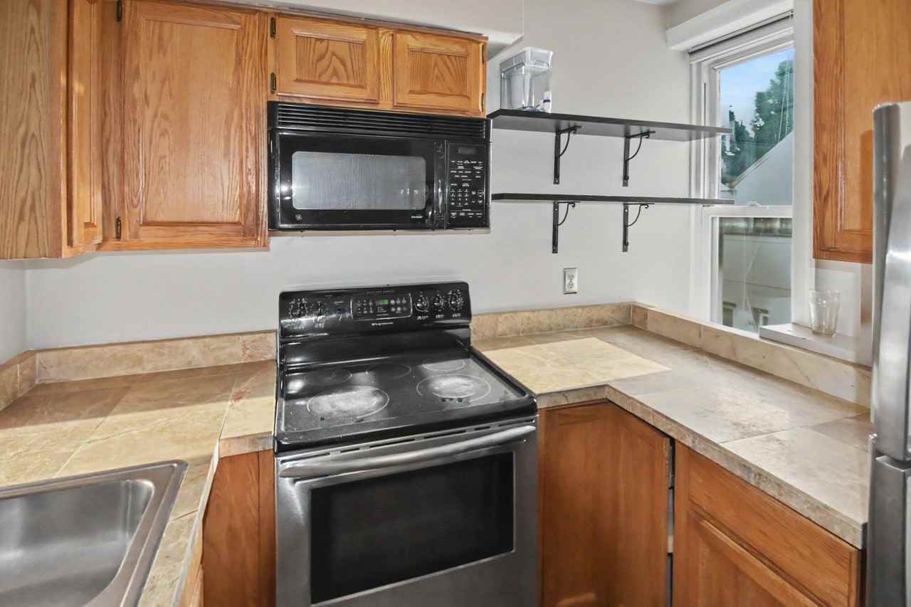 238 S 11th St - Photo 7 of 20