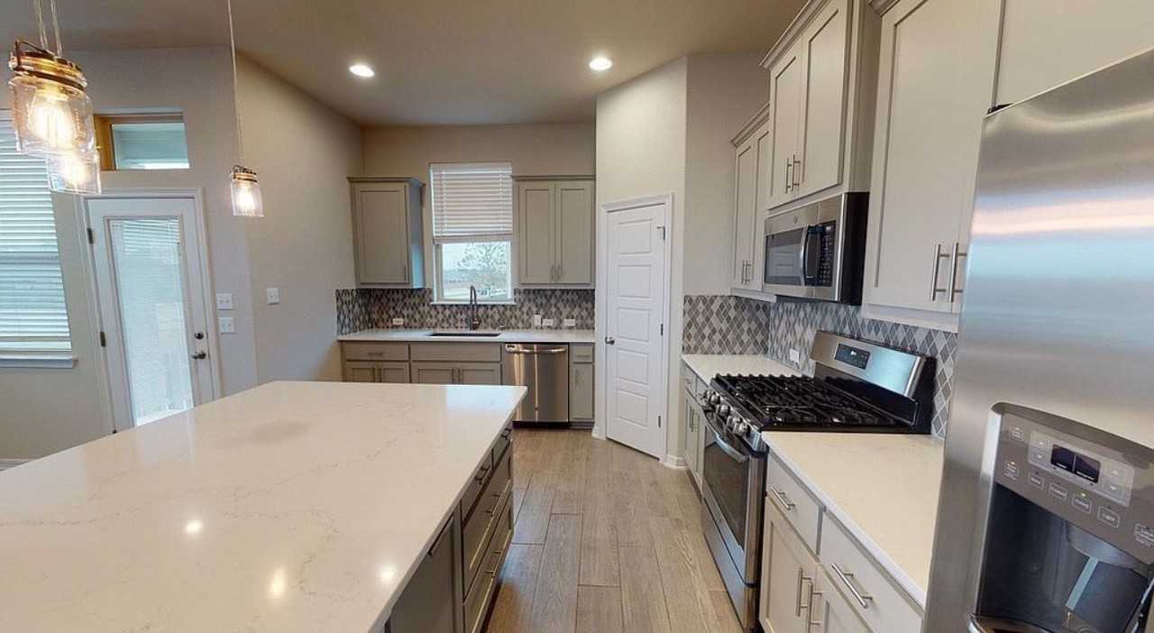 2313 Dillon Pond Ln #B - Photo 4 of 17