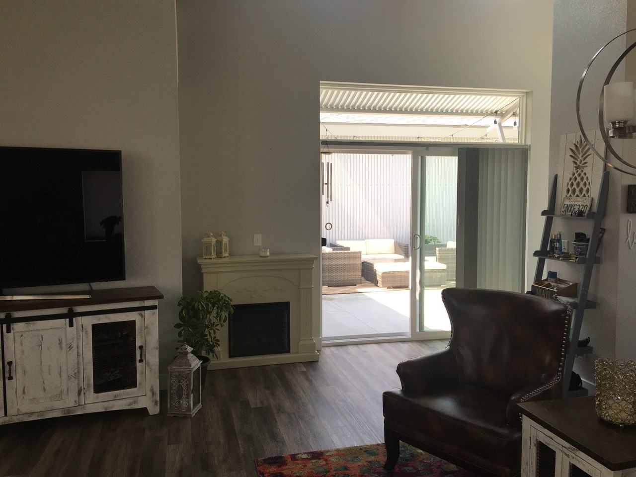 908 Blondel St #205 - Photo 6 of 19
