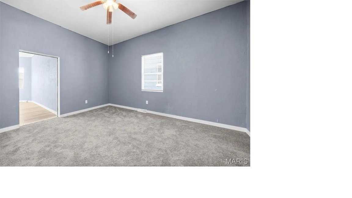 313 Wabash Ave - Photo 4 of 15