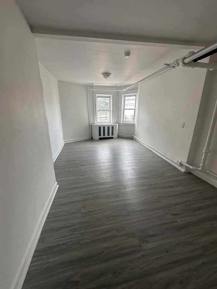 34 Van Cortlandt Park Ave #1