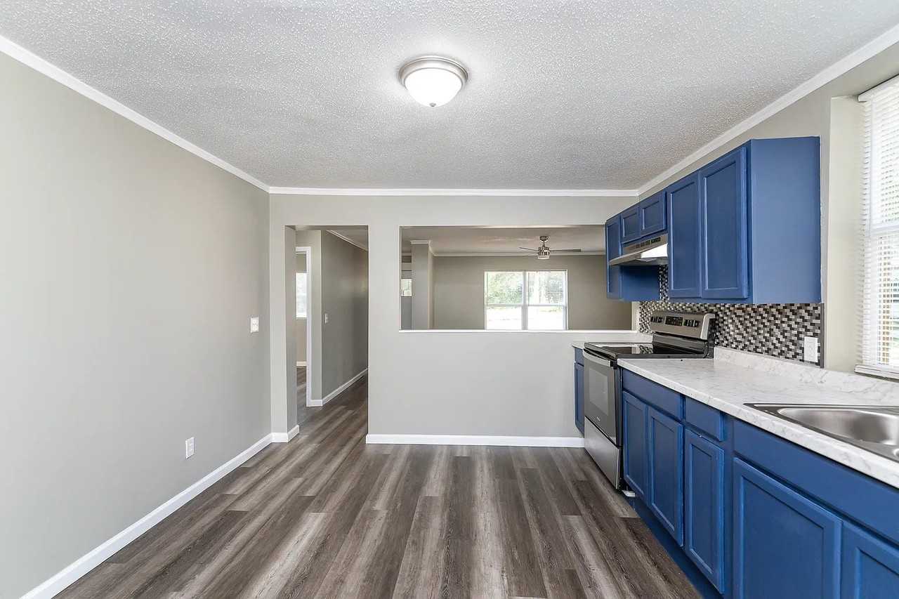 506 Plain St - Photo 5 of 20