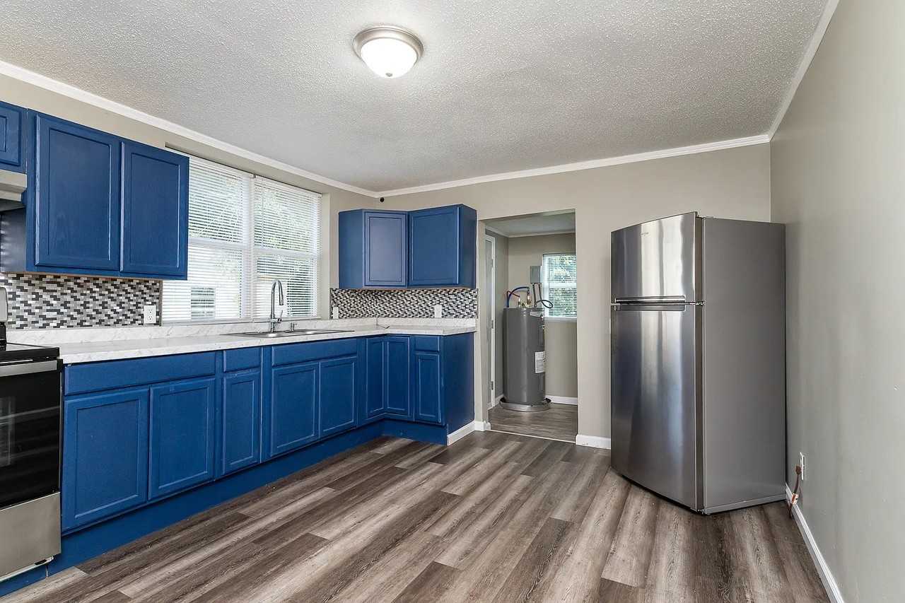 506 Plain St - Photo 6 of 20