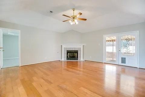 4553 Southern Oak Ln - Photo 7 of 32
