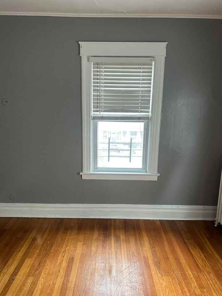 158 Paulding Ave #2 - Photo 4 of 8