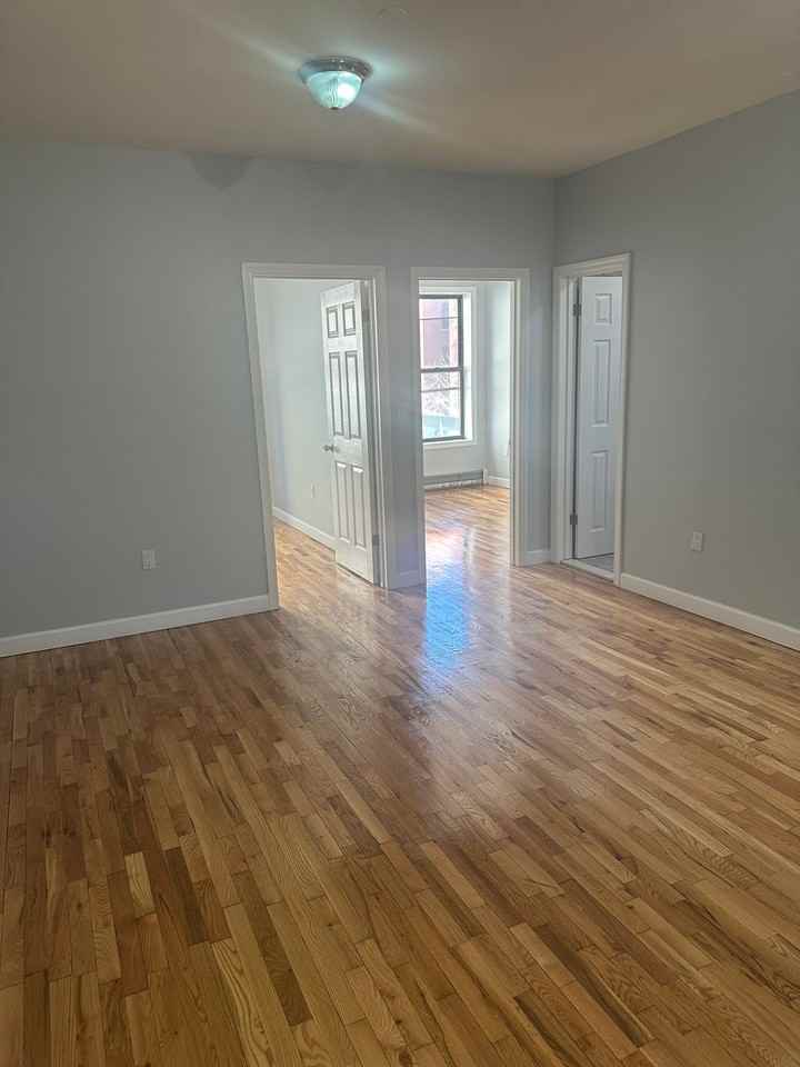158 Paulding Ave #2 - Photo 7 of 8