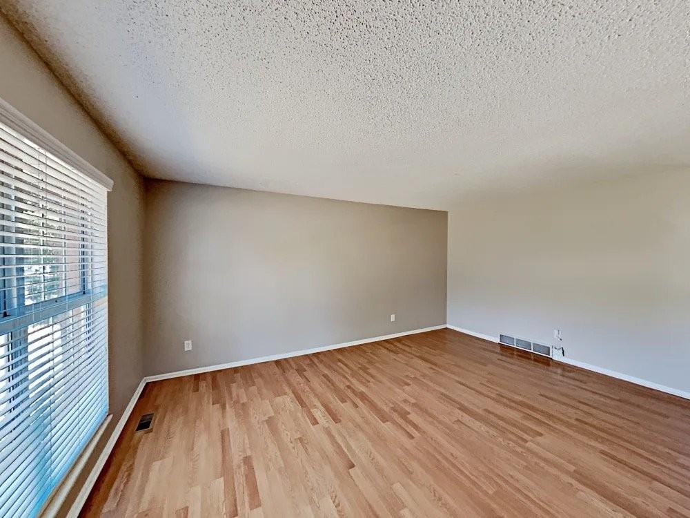 8915 W 92nd Ave - Photo 4 of 9