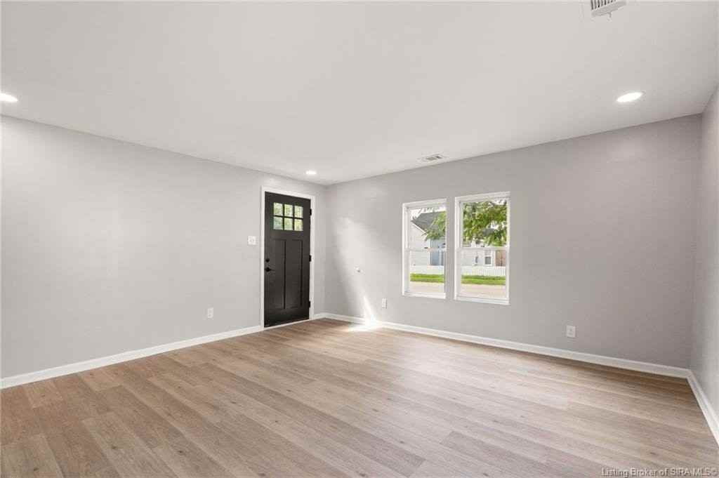 904 Fulton St - Photo 5 of 20