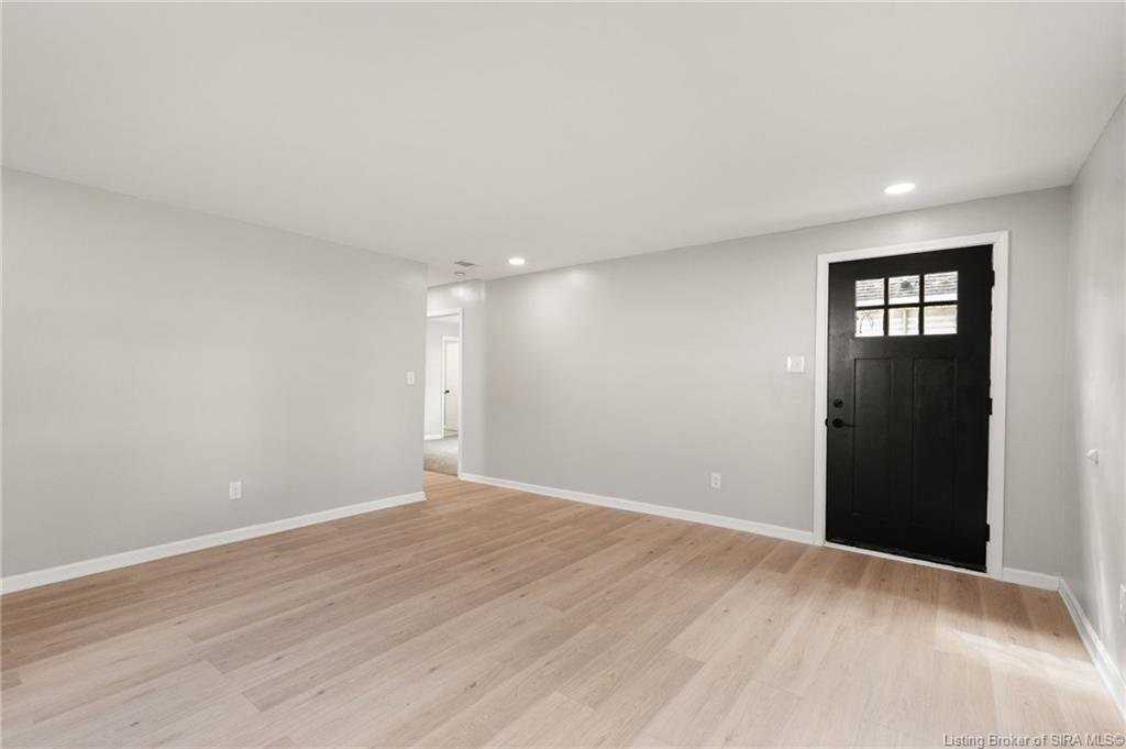 904 Fulton St - Photo 6 of 20