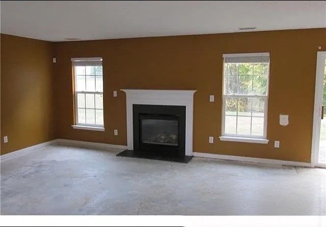 1328 Harland St - Photo 2 of 9