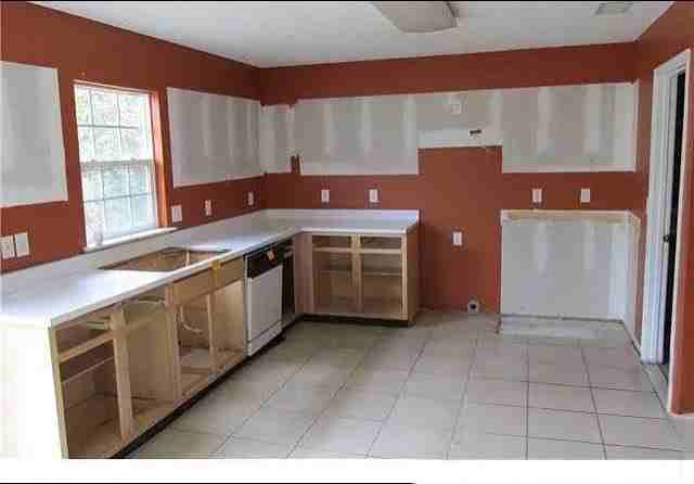 1328 Harland St - Photo 3 of 9