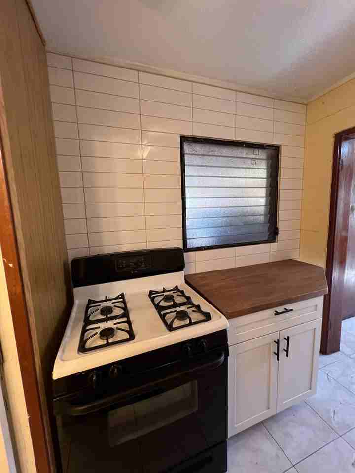 178 Eleu Pl #4 - Photo 7 of 9