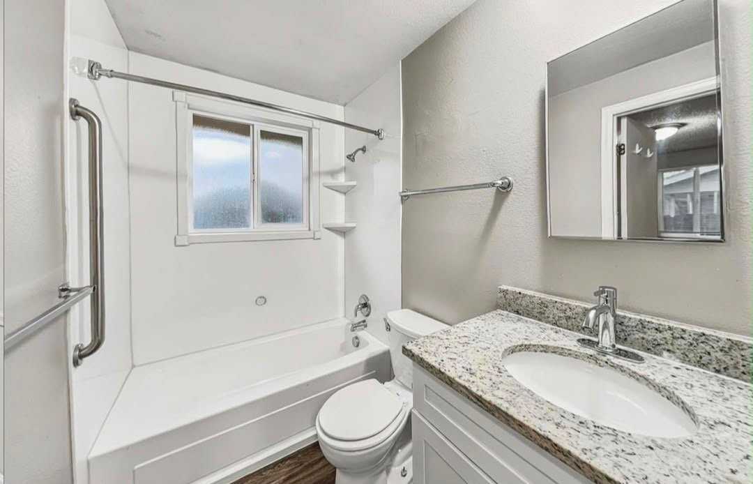 1659 Rainbow Dr Ne - Photo 2 of 7