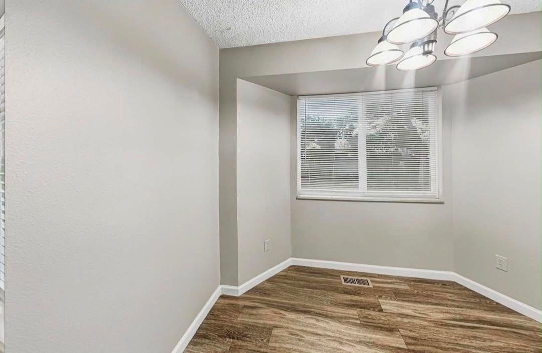 1659 Rainbow Dr Ne - Photo 3 of 7