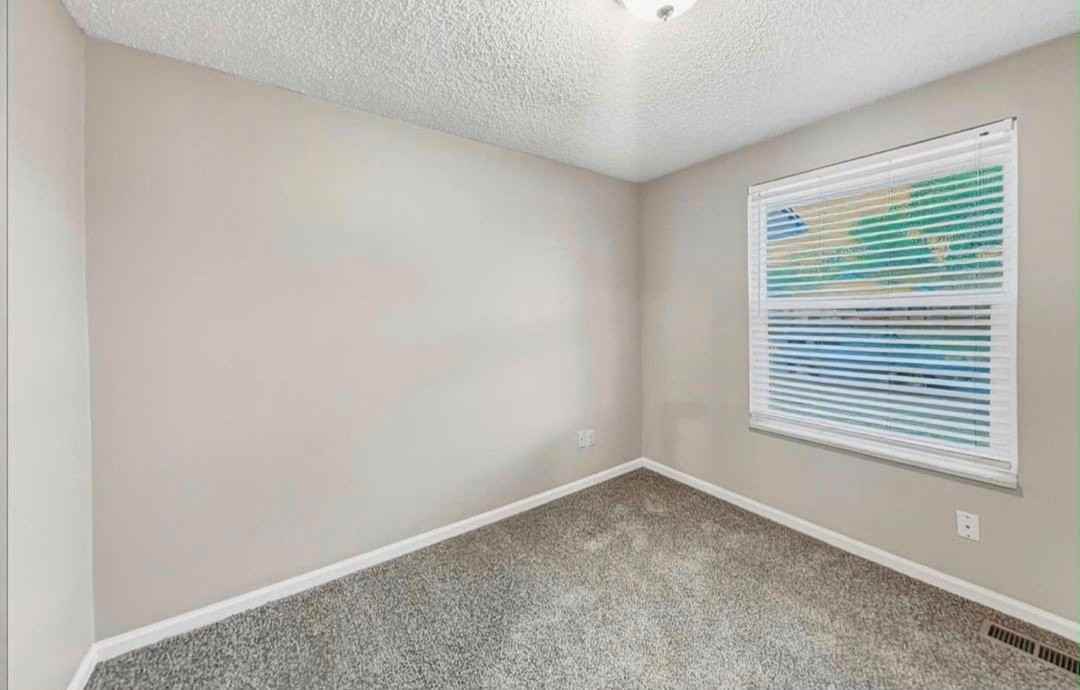 1659 Rainbow Dr Ne - Photo 5 of 7