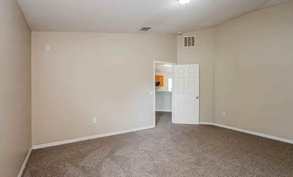 708 Vernon St - Photo 6 of 7