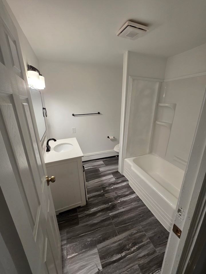 115 Mill St - Photo 3 of 11
