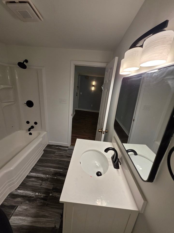 115 Mill St - Photo 4 of 11