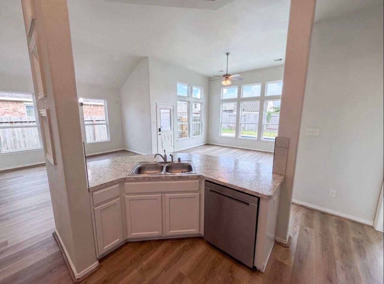 7827 Amber Ct - Photo 2 of 13