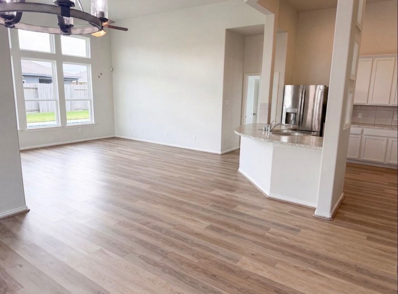 7827 Amber Ct - Photo 3 of 13